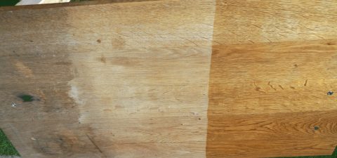 Wie Flecken auf Holz entfernen? so geht’s mit Holzauffrischer